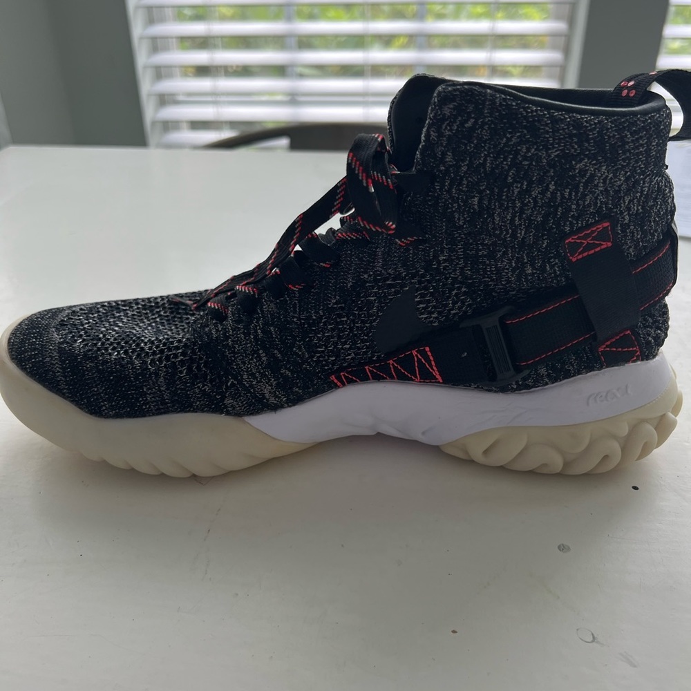 Jordan React Apex - image 3